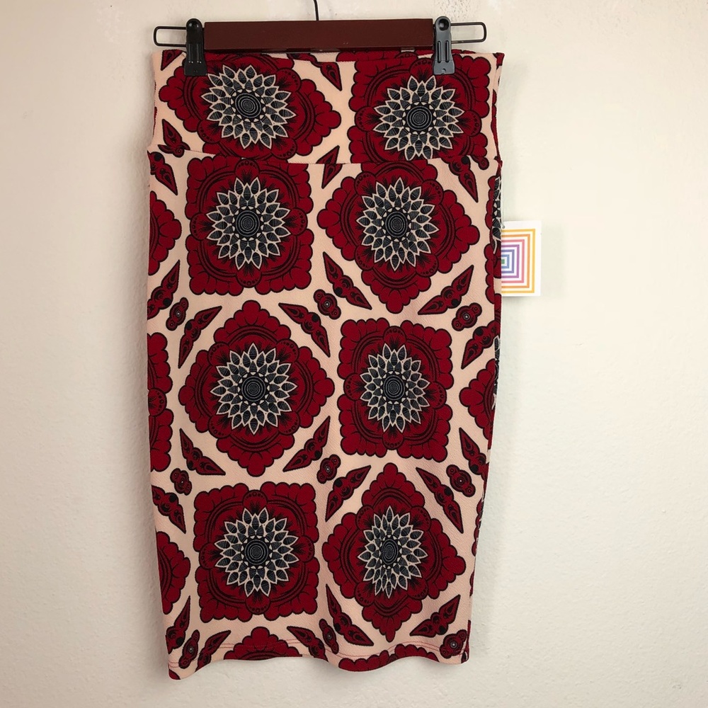 NWT LuLaRoe Red Floral Cassie Skirt size XS